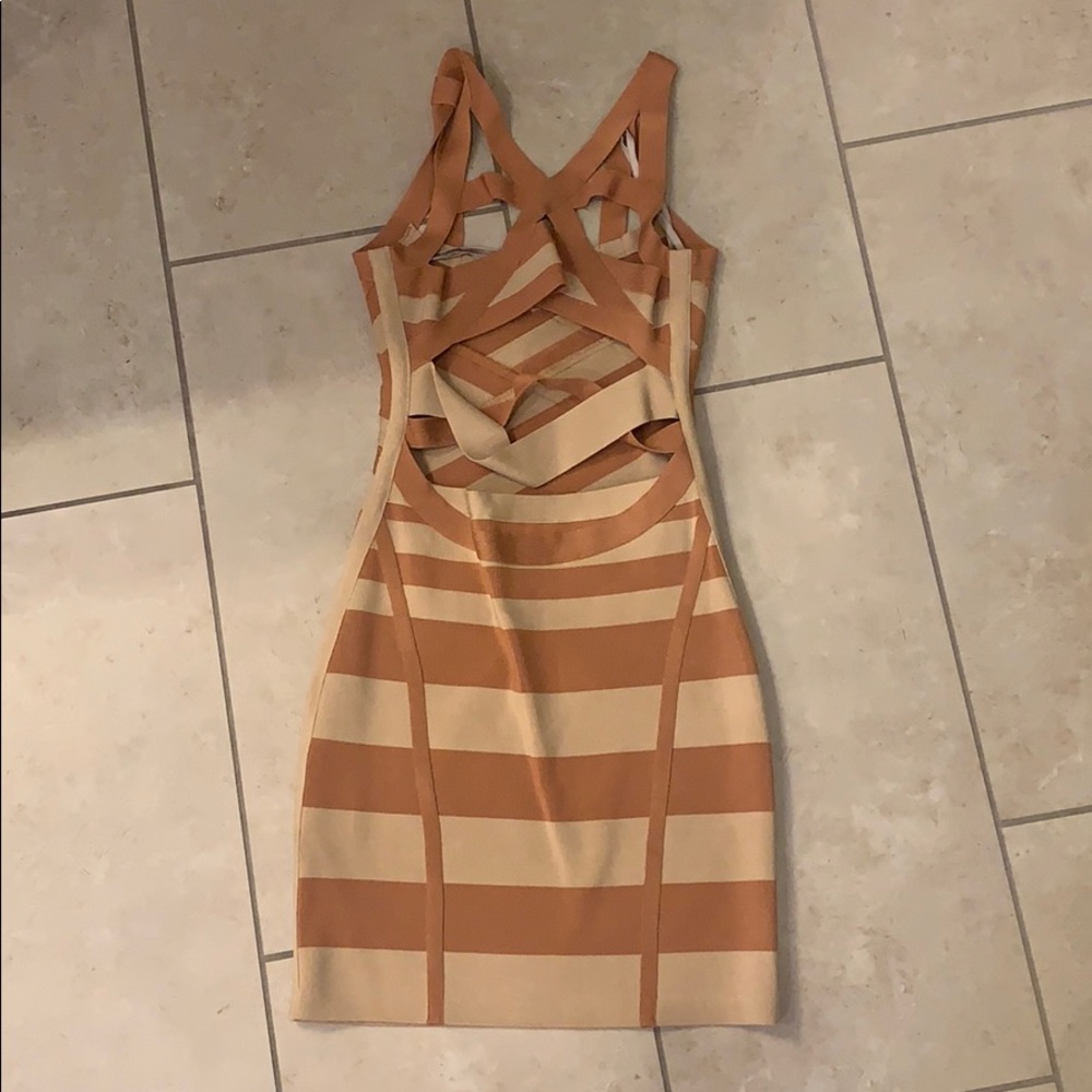 Stretta Medium Dress - Picture 2 of 2